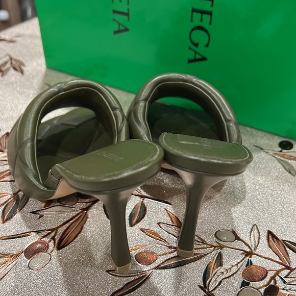 Bottega Veneta Khaki Lido Heel Sandals - Picture 7 of 12